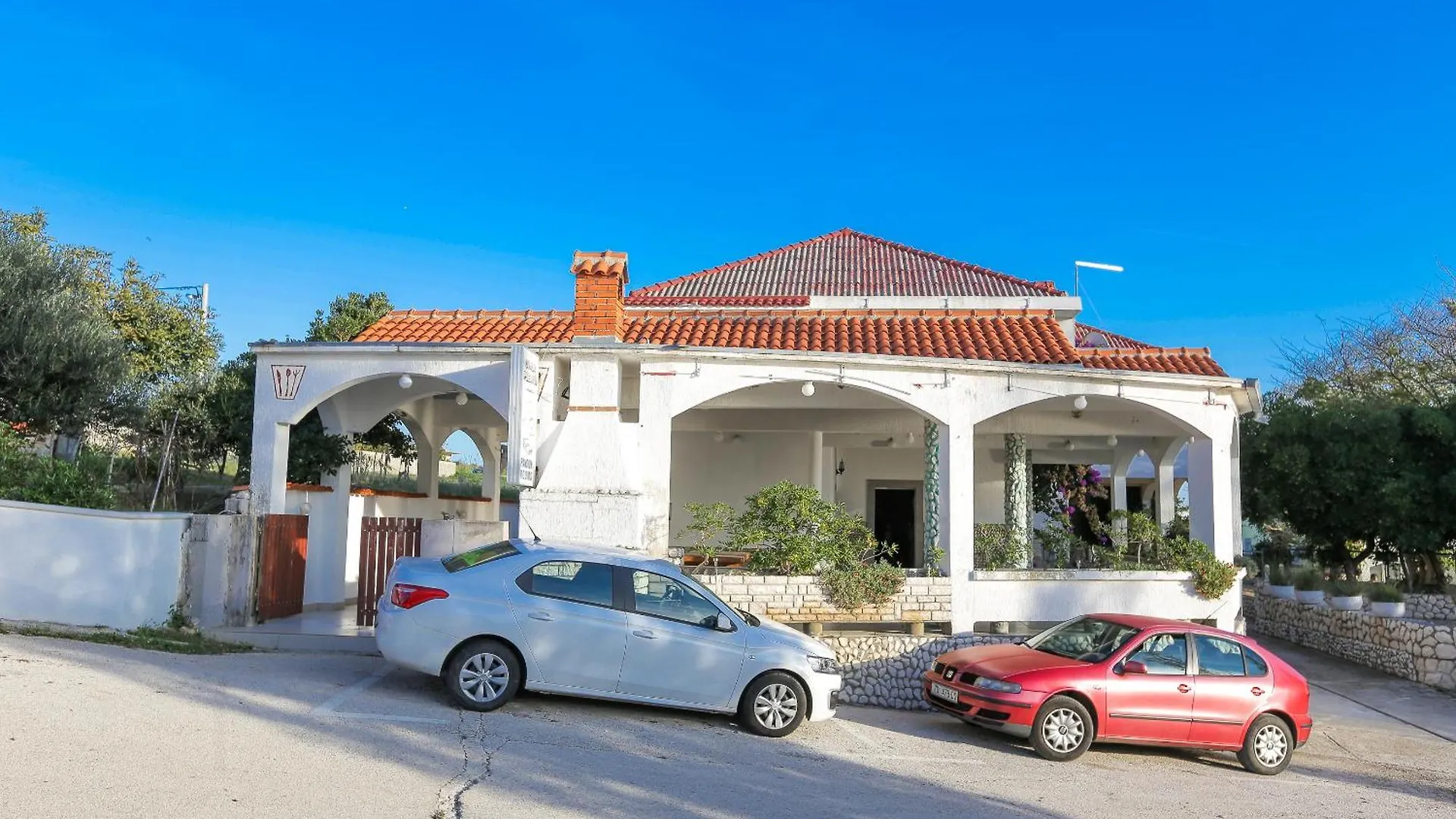 Apartments Petar Rtina