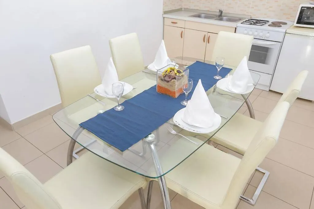 Apartments Petar Rtina 0*,