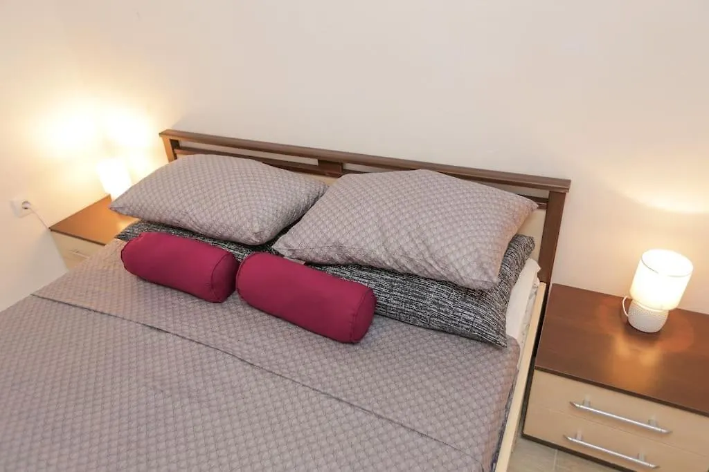 Apartments Petar Rtina 0*,  Croatia