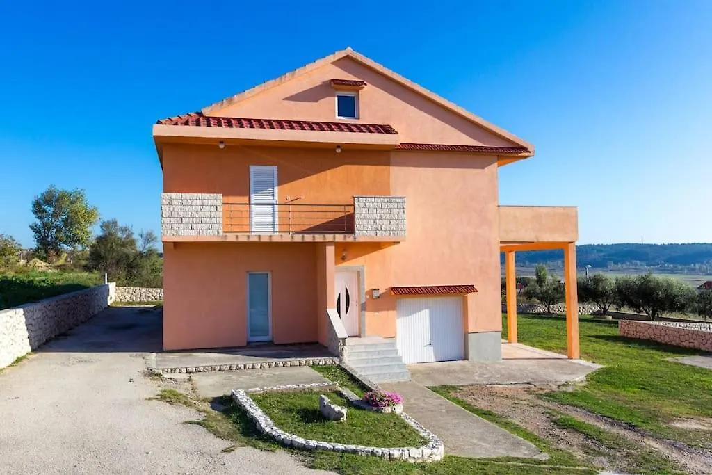 Apartments Petar Rtina 0*,