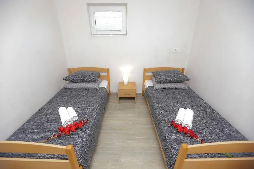 Apartments Petar Rtina