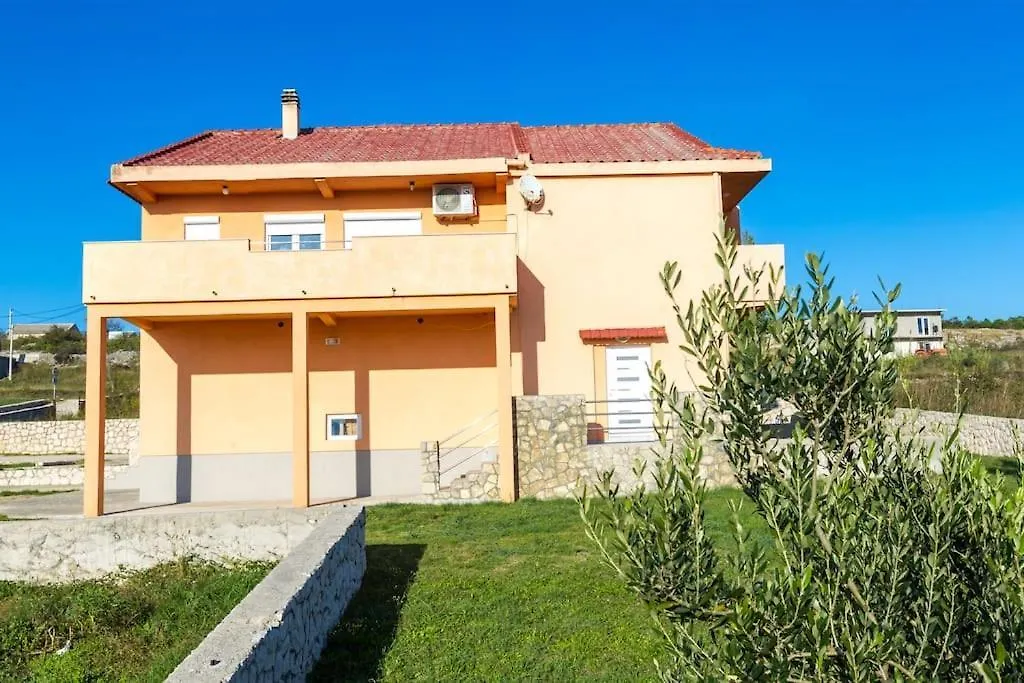 Apartments Petar Rtina